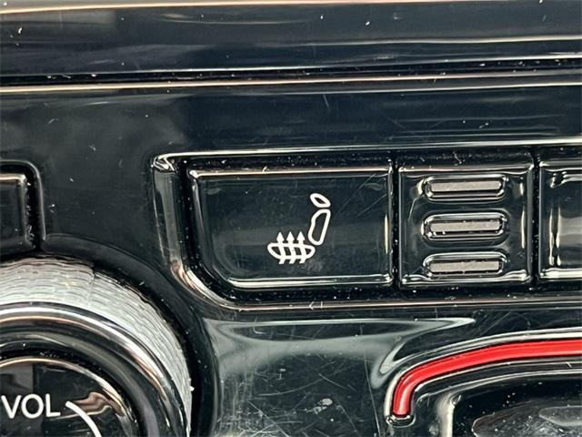 Photo of 2023 Diamond Black Crystal Pearlcoat Jeep Grand Cherokee