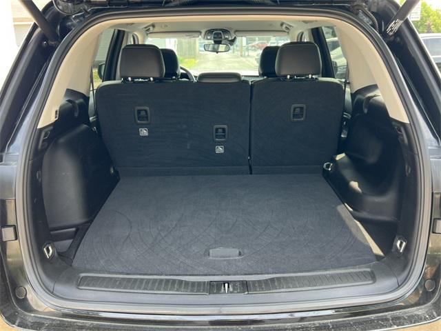 Photo of 2023 Diamond Black Crystal Pearlcoat Jeep Grand Cherokee