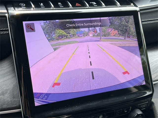 Photo of 2023 Diamond Black Crystal Pearlcoat Jeep Grand Cherokee