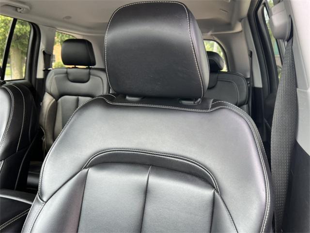 Photo of 2023 Diamond Black Crystal Pearlcoat Jeep Grand Cherokee