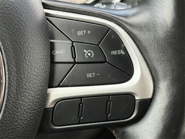 Photo of 2018 Diamond Black Crystal Pearlcoat Jeep Compass