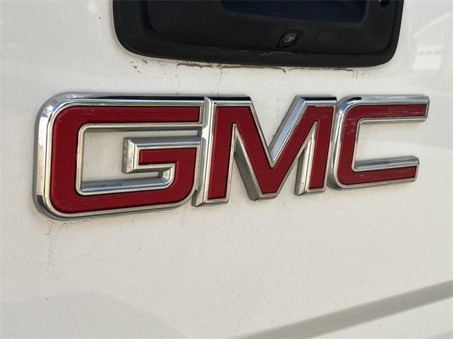 Photo of 2016 Summit White GMC Sierra 1500