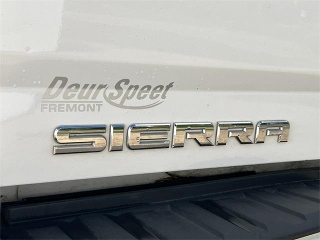 Photo of 2016 Summit White GMC Sierra 1500