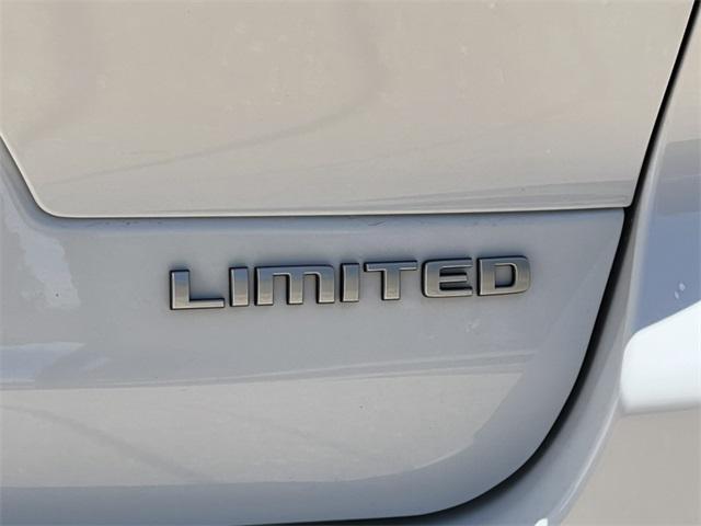 Photo of 2025 Bright White Clearcoat Jeep Grand Cherokee L