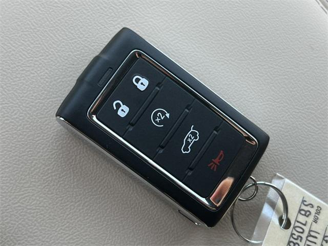 Photo of 2025 Bright White Clearcoat Jeep Grand Cherokee L
