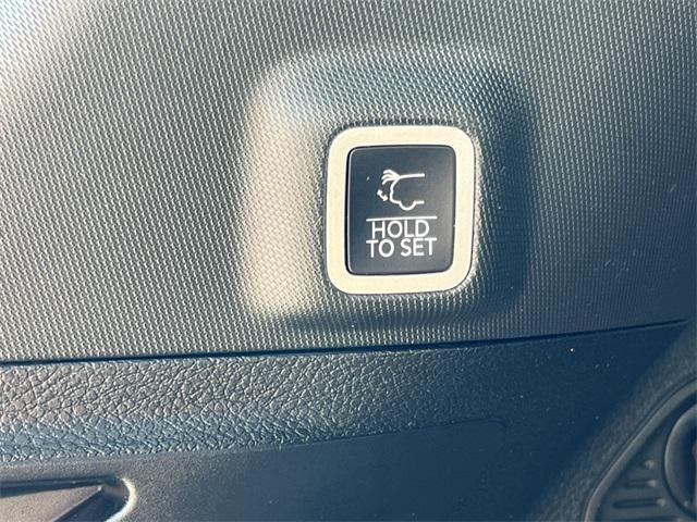 Photo of 2022 Silver Zynith Jeep Grand Cherokee