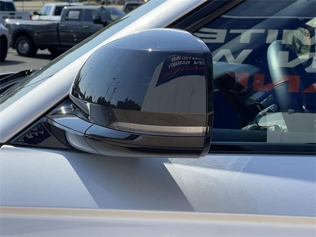 Photo of 2022 Silver Zynith Jeep Grand Cherokee