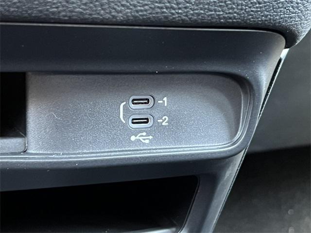 Photo of 2026 Silver Mist Clearcoat Chrysler Pacifica