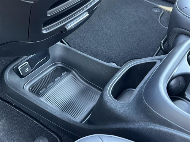 Photo of 2026 Silver Mist Clearcoat Chrysler Pacifica