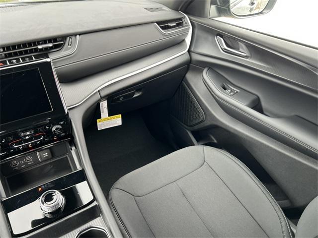 Photo of 2025 Baltic Gray Metallic Clearcoat Jeep Grand Cherokee
