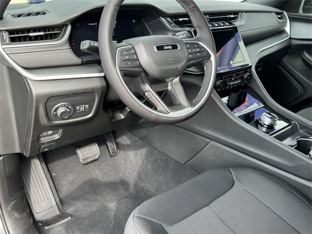 Photo of 2025 Baltic Gray Metallic Clearcoat Jeep Grand Cherokee