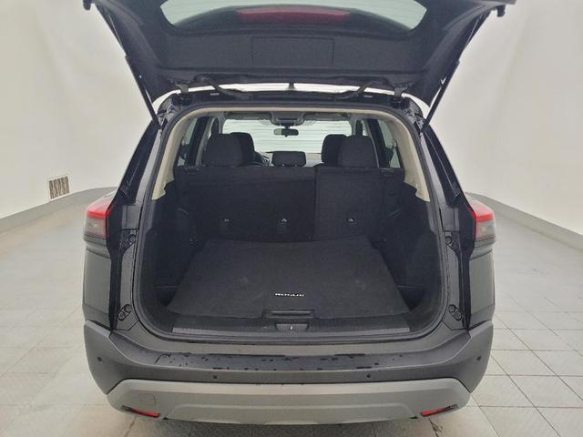 Photo of 2023 Super Black Nissan Rogue