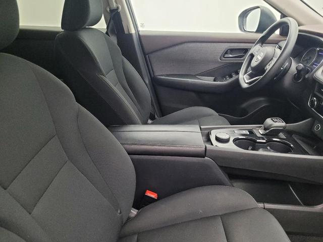 Photo of 2023 Super Black Nissan Rogue