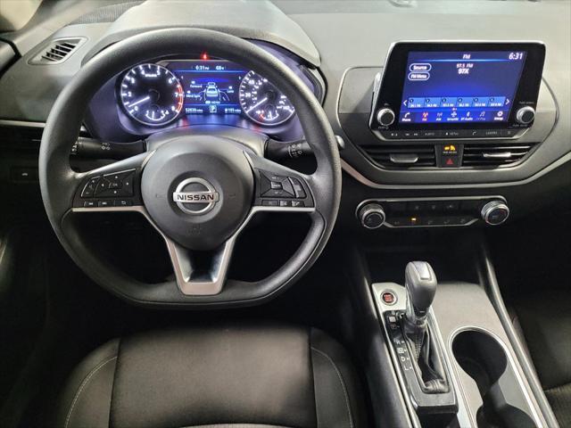 Photo of 2022 Brilliant Silver Metallic Nissan Altima