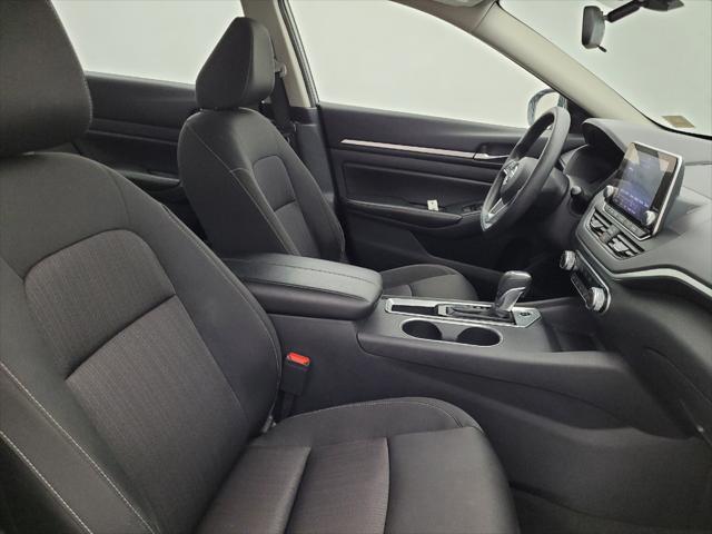 Photo of 2022 Brilliant Silver Metallic Nissan Altima