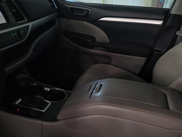 Photo of 2019 Predawn Gray Mica Toyota Highlander