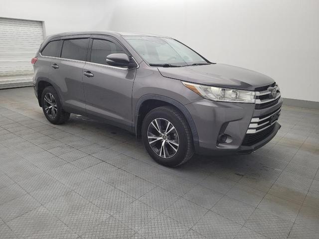 Photo of 2019 Predawn Gray Mica Toyota Highlander