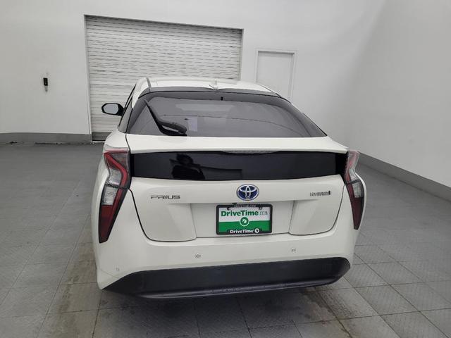 Photo of 2018 White Toyota Prius