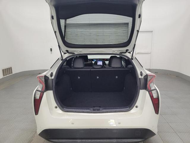 Photo of 2018 White Toyota Prius