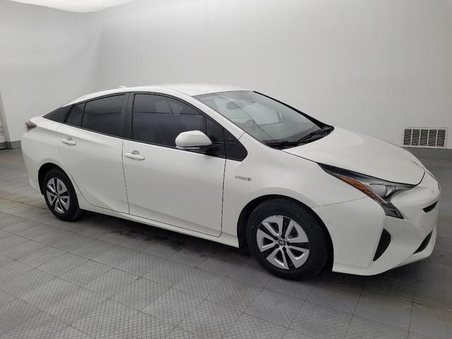 Photo of 2018 White Toyota Prius
