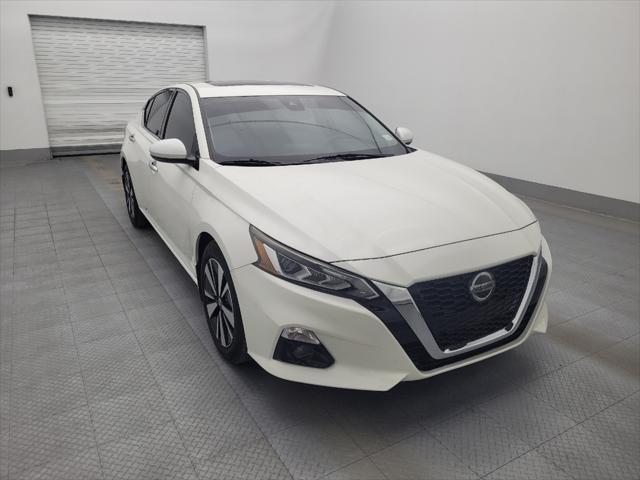 Photo of 2019 Pearl White Tricoat Nissan Altima