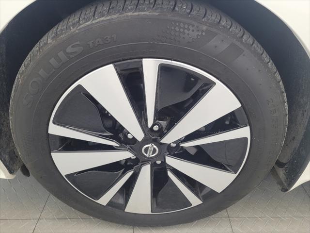 Photo of 2019 Pearl White Tricoat Nissan Altima