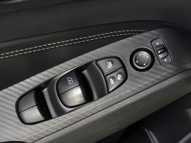 Photo of 2019 Pearl White Tricoat Nissan Altima