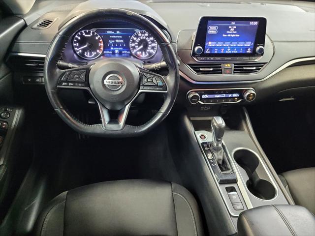 Photo of 2019 Pearl White Tricoat Nissan Altima