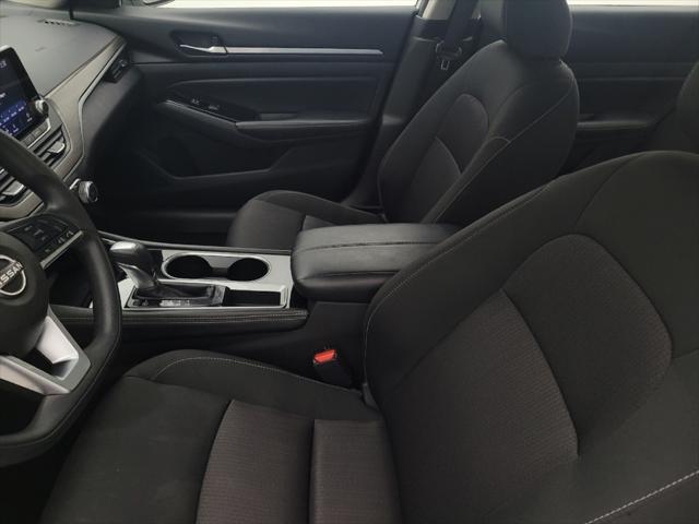 Photo of 2023 Pearl White Tricoat Nissan Altima