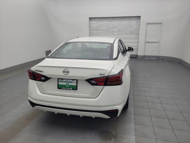 Photo of 2023 Pearl White Tricoat Nissan Altima