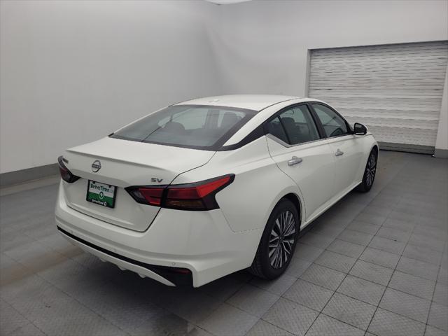 Photo of 2023 Pearl White Tricoat Nissan Altima
