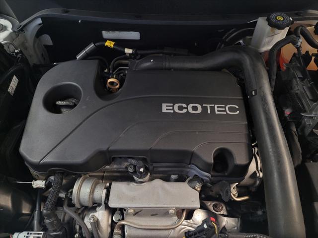 Photo of 2020 White Chevrolet Equinox
