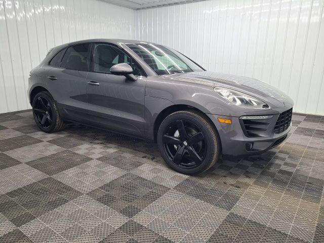2016 Porsche Macan