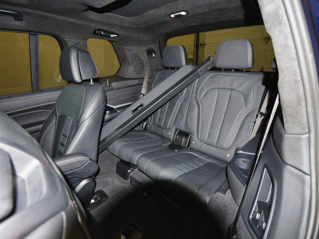 Photo of 2022 Tanzanite Blue II Metallic BMW X7