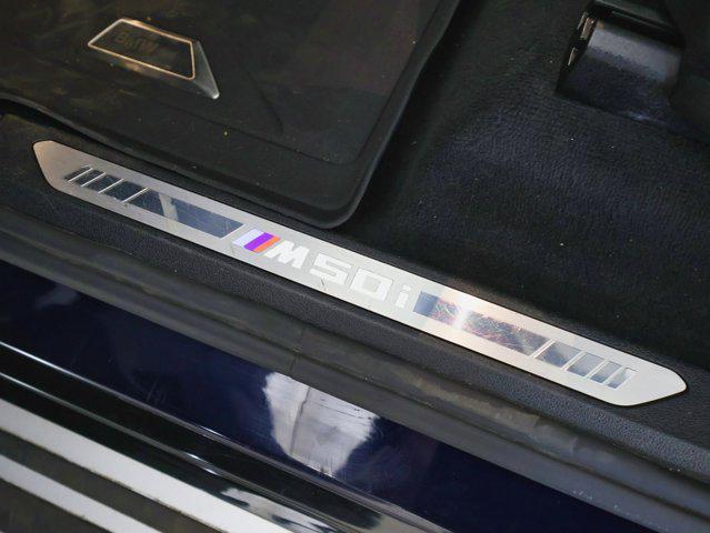 Photo of 2022 Tanzanite Blue II Metallic BMW X7