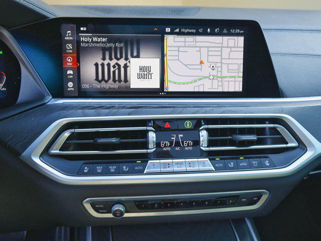 Photo of 2022 Tanzanite Blue II Metallic BMW X7