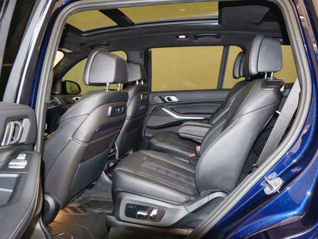 Photo of 2022 Tanzanite Blue II Metallic BMW X7