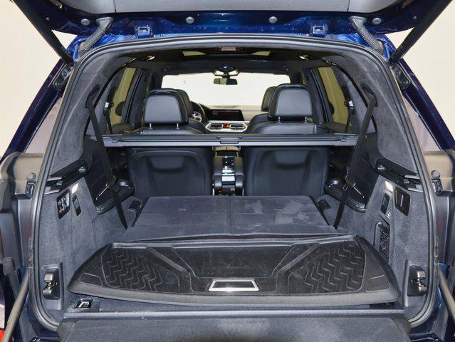 Photo of 2022 Tanzanite Blue II Metallic BMW X7