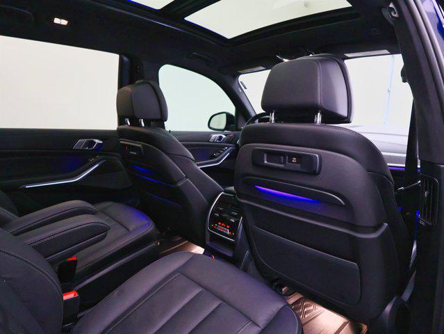 Photo of 2022 Tanzanite Blue II Metallic BMW X7