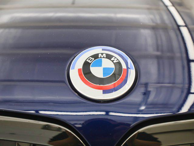 Photo of 2022 Tanzanite Blue II Metallic BMW X7
