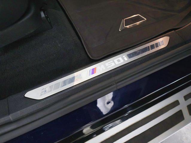 Photo of 2022 Tanzanite Blue II Metallic BMW X7