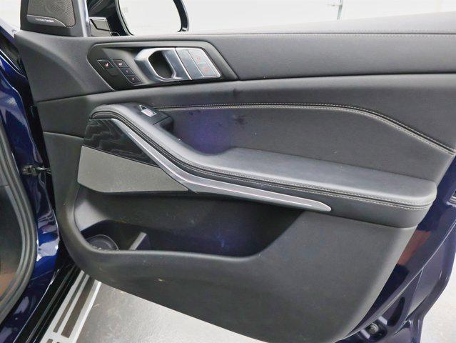 Photo of 2022 Tanzanite Blue II Metallic BMW X7