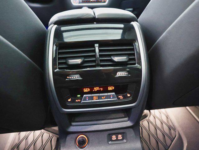 Photo of 2022 Tanzanite Blue II Metallic BMW X7
