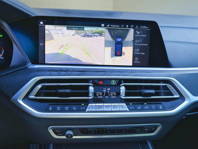 Photo of 2022 Tanzanite Blue II Metallic BMW X7