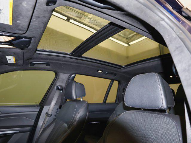 Photo of 2022 Tanzanite Blue II Metallic BMW X7