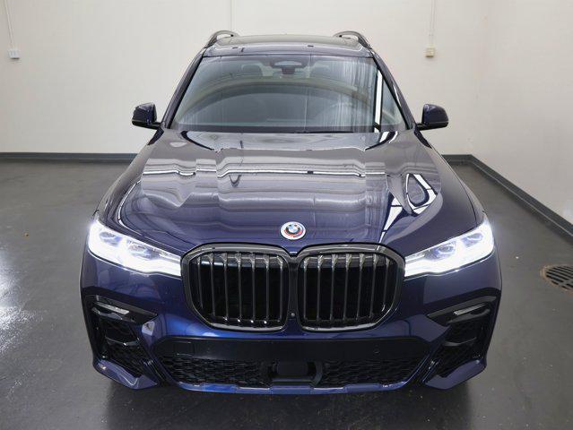 Photo of 2022 Tanzanite Blue II Metallic BMW X7