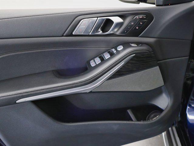 Photo of 2022 Tanzanite Blue II Metallic BMW X7