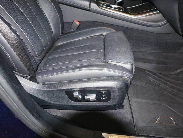 Photo of 2022 Tanzanite Blue II Metallic BMW X7