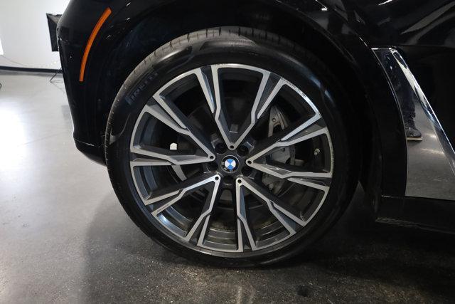 Photo of 2019 Black Sapphire Metallic BMW X7