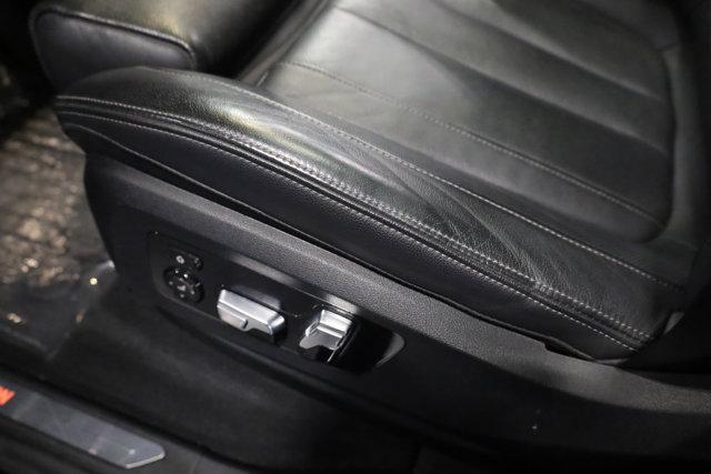 Photo of 2019 Black Sapphire Metallic BMW X7